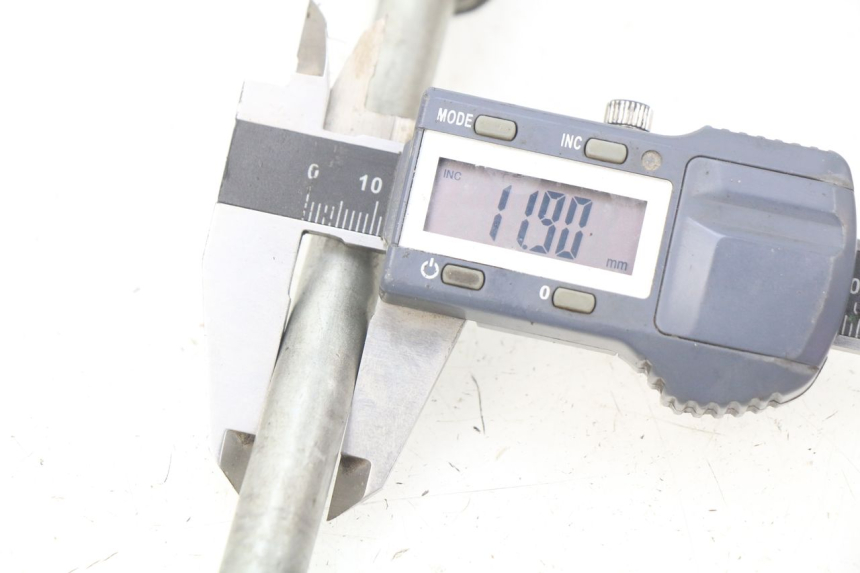 photo de AXE ROUE AVANT MBK FLIPPER 50 (2004 - 2012)