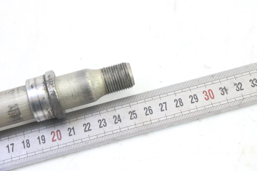 photo de AXE ROUE AVANT YAMAHA FZ6 FAZER S2 600 (2007 - 2011)