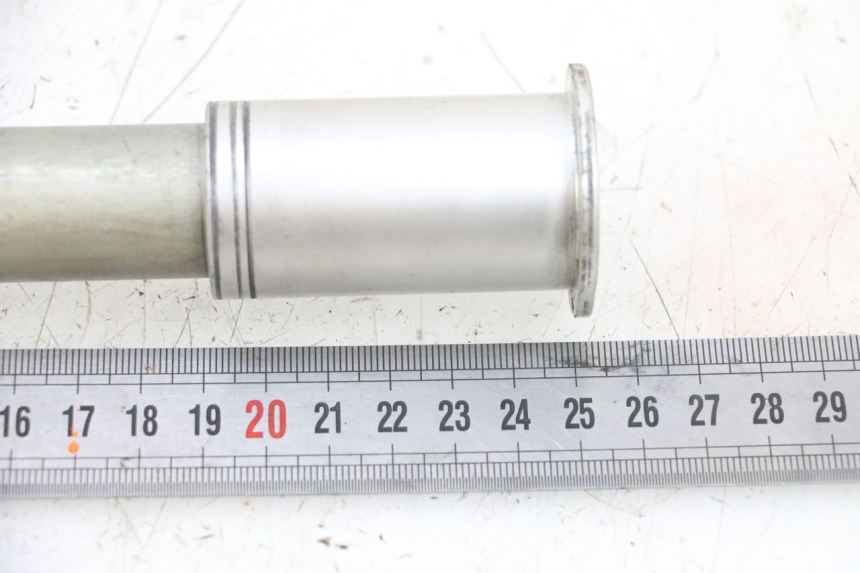 photo de AXE ROUE AVANT SUZUKI GSXR GSX-R 1000 (2003 - 2004) - Détail de la pièce