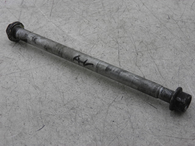 photo de AXE ROUE AVANT HONDA CM 125 (1983 - 2003)