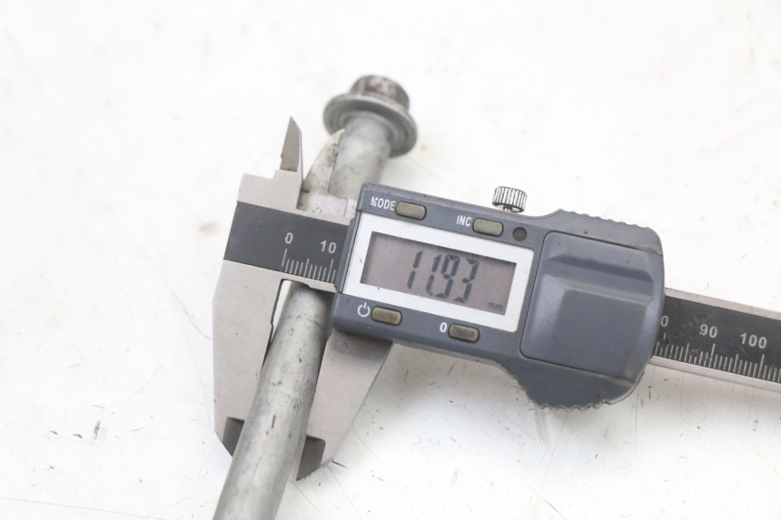 photo de AXE ROUE AVANT HONDA NES AROBASE 125 (2000 - 2003)