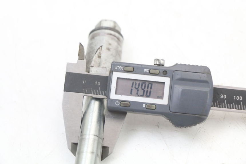 photo de Front wheel axle JINLUN JL HIGHLANDER 125 (2007 - 2015)