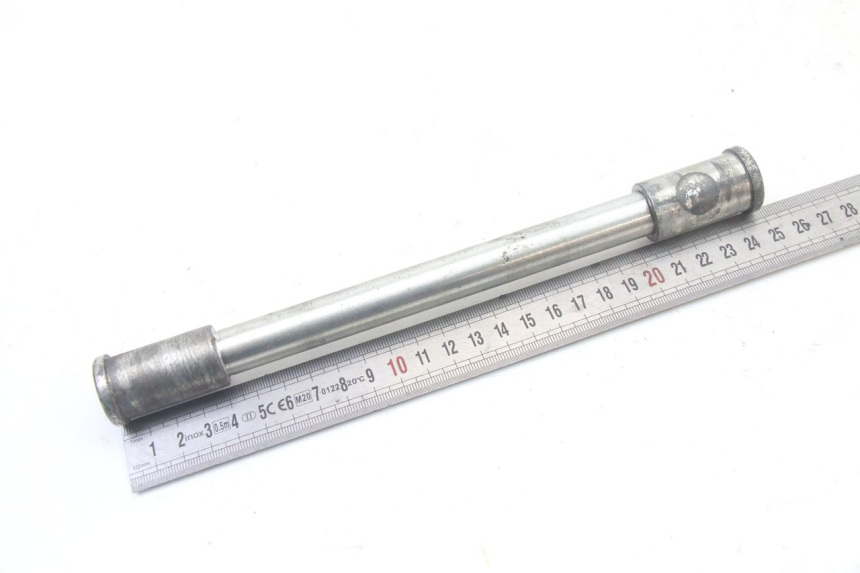 photo de AXE ROUE AVANT KAWASAKI ZR7 ZR-7 S 750 (1999 - 2004)