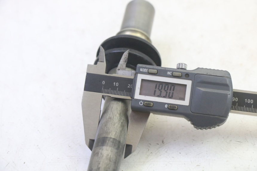 photo de AXE ROUE AVANT KAWASAKI KXF KX-F 250 (2017 - 2019) - Vue d’ensemble