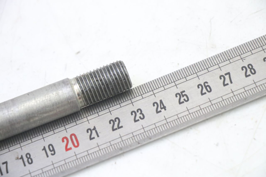 photo de AXE ROUE AVANT RIEJU MRT 50 (2018 - 2021)