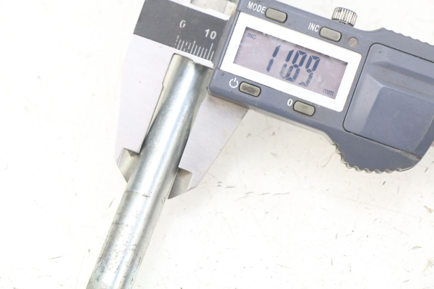 photo de AXE ROUE AVANT HONDA PCX (JF57/JF64) 125 (2014 - 2018)