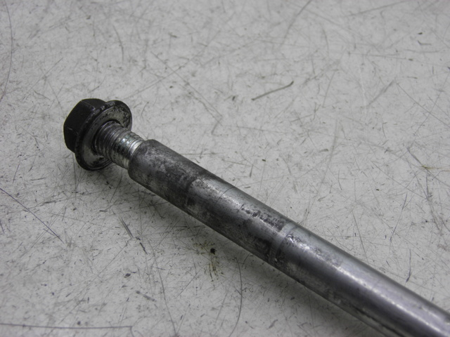 photo de AXE ROUE AVANT PIAGGIO X8 125 (2004 - 2007)