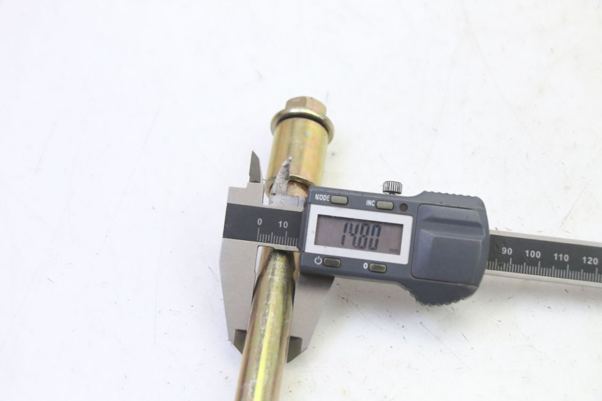 photo de AXE ROUE AVANT APOLLO RFZ 125