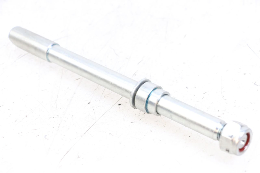 photo de AXE ROUE AVANT ROYAL ENFIELD CONTINENTAL GT 650 (2019 - 2024) - Vue d’ensemble