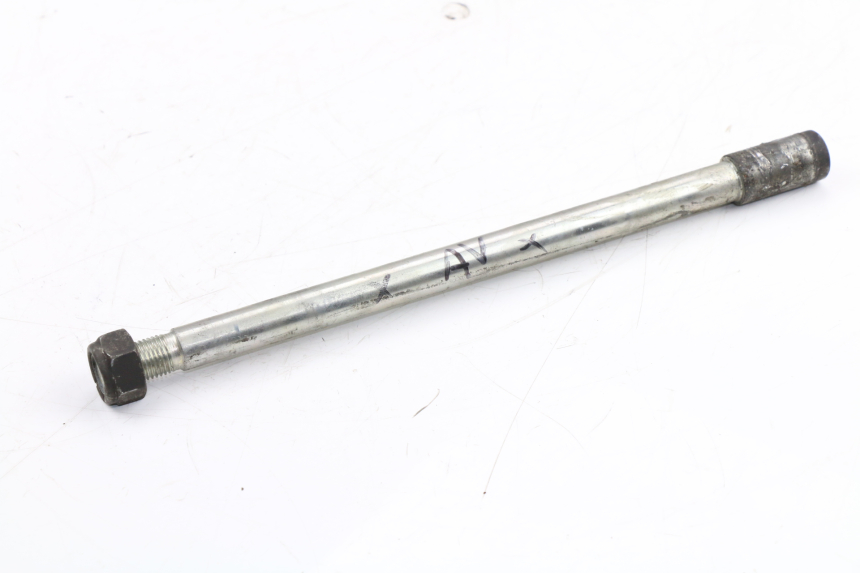 photo de AXE ROUE AVANT PEUGEOT SATELIS COMPRESSOR K15 125 (2006 - 2009)