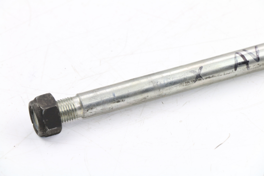 photo de AXE ROUE AVANT PEUGEOT SATELIS COMPRESSOR K15 125 (2006 - 2009)