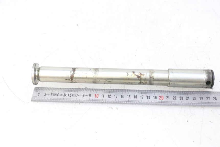 photo de AXE ROUE AVANT TRIUMPH SPRINT 900 (1995 - 1998)