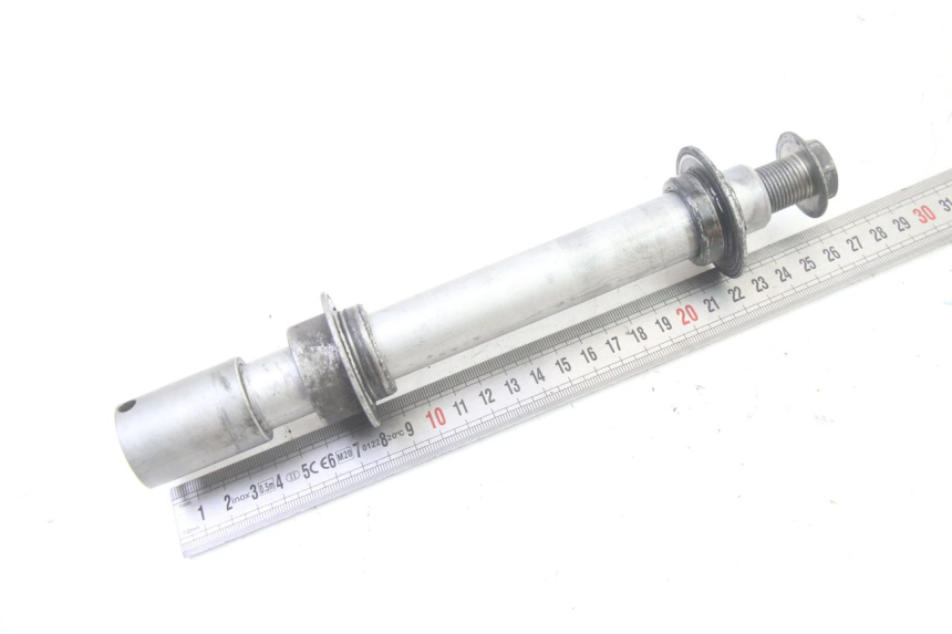 photo de AXE ROUE AVANT HONDA ST PAN EUROPEAN 1300 (2002 - 2013)