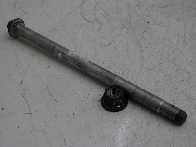 photo de AXE ROUE AVANT SUZUKI TU X TUX VOLTY 125 (1999 - 2001)