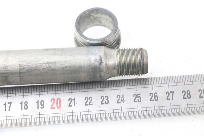 photo de AXE ROUE AVANT YAMAHA TDM ABS 900 (2002 - 2014)