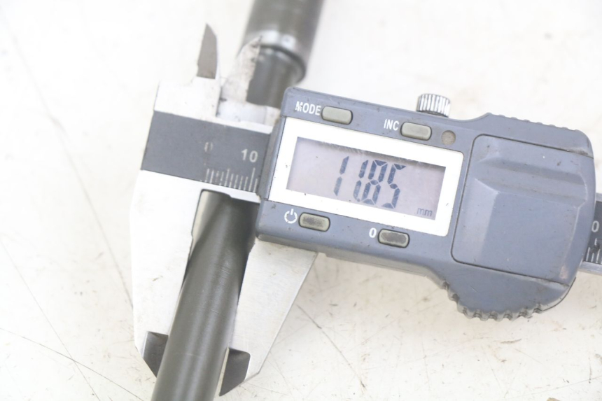 photo de AXE ROUE AVANT MOTRAC URBAN 4T 50 (2016 - 2024)