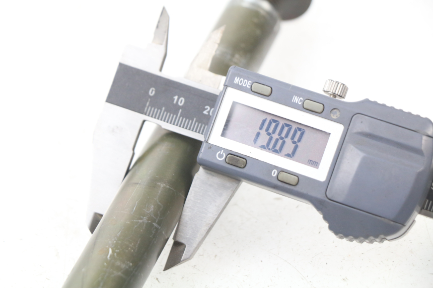 photo de AXE ROUE AVANT KYMCO X-CITING XCITING 400 (2014 - 2018)