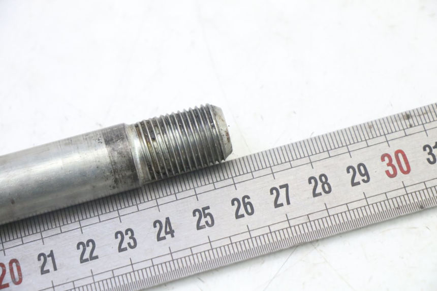 photo de AXE ROUE AVANT YAMAHA XJ6 ABS 600 (2008 - 2016)