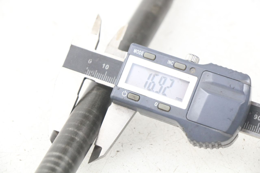 photo de AXE ROUE AVANT YAMAHA XJ600 XJ DIVERSION 600 (1992 - 1997)
