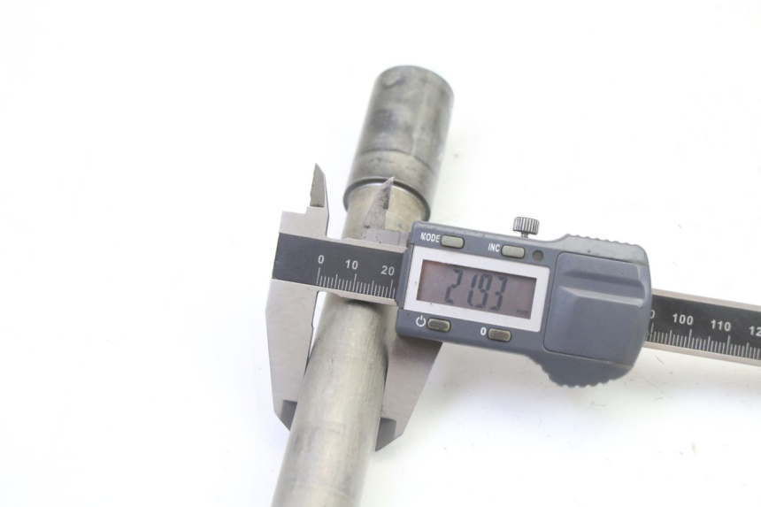 photo de AXE ROUE AVANT YAMAHA YZF YZ-F 450 (2014 - 2016)