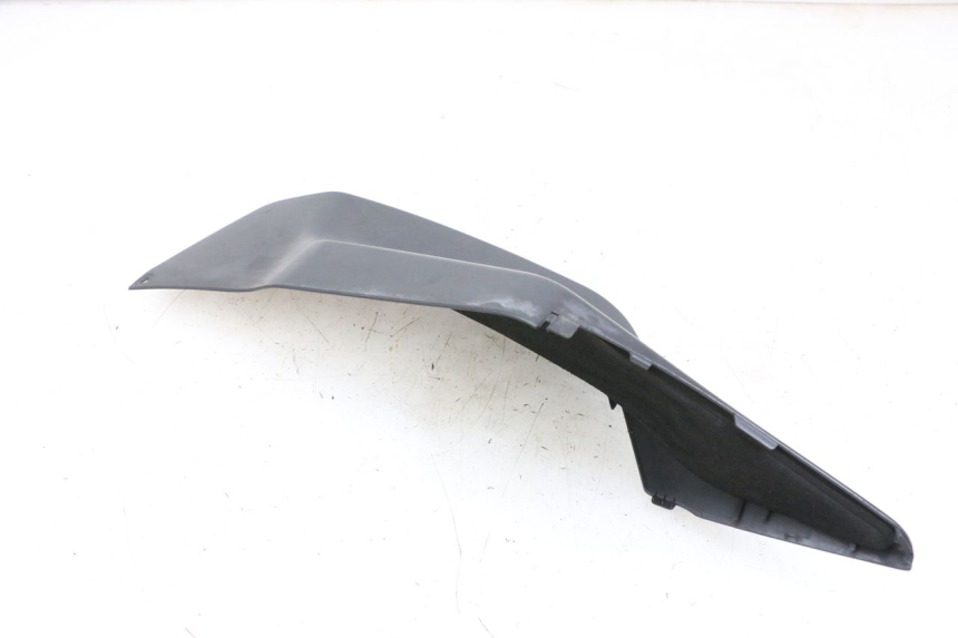 photo de BAS DE CAISSE ARRIERE DROIT SUZUKI BURGMAN 650 (2013 - 2020)