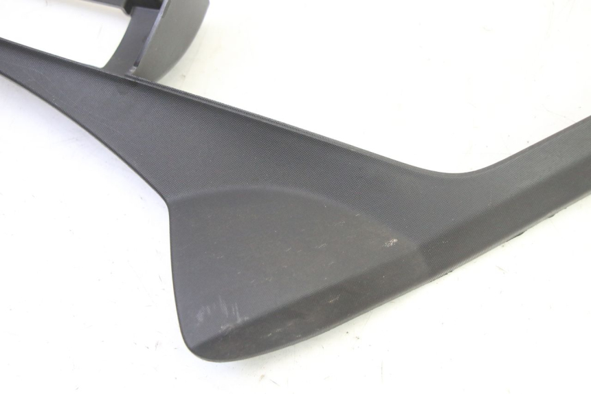 photo de BAS DE CAISSE ARRIERE DROIT PIAGGIO MP3 HPE 310 (2024 - 2025)