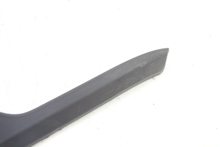 photo de BAS DE CAISSE ARRIERE DROIT PIAGGIO MP3 HPE 310 (2024 - 2025)