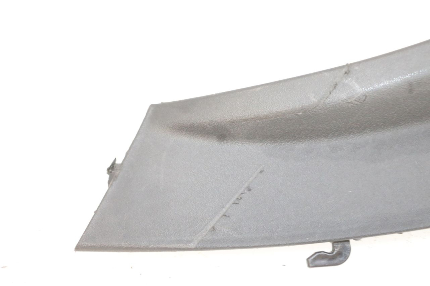 photo de BAS DE CAISSE ARRIERE DROIT PIAGGIO MP3 RL 250 (2007 - 2010) - État de surface