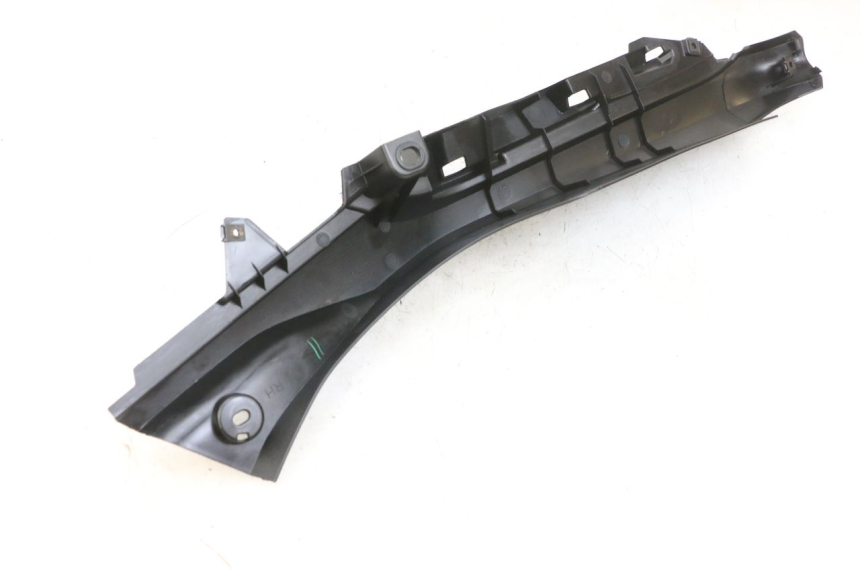 photo de BAS DE CAISSE ARRIERE DROIT YAMAHA TRICITY 300 (2020 - 2024) - Zoom état d’usage