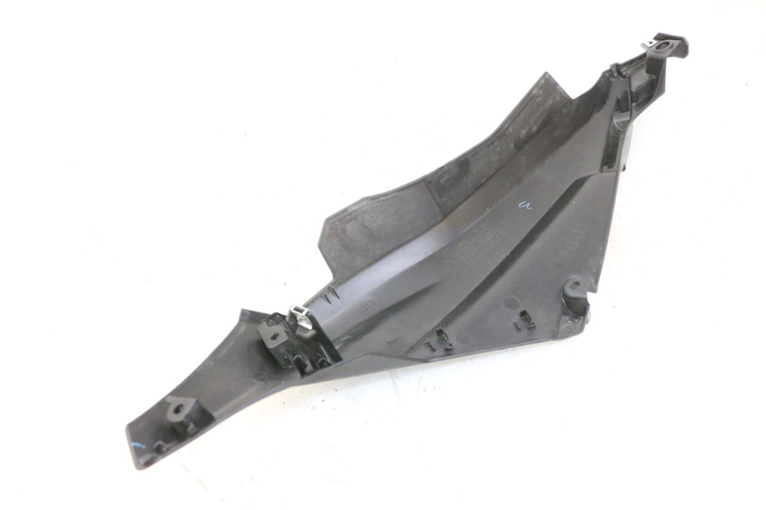 photo de BAS DE CAISSE ARRIERE DROIT YAMAHA XMAX X-MAX 125 (2021 - 2025)