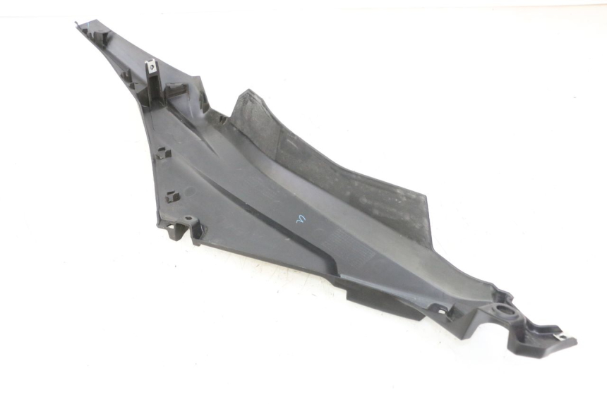 photo de BAS DE CAISSE ARRIERE DROIT YAMAHA XMAX X-MAX 125 (2021 - 2025)