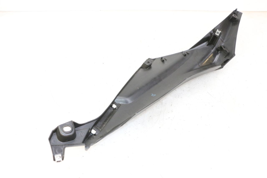 photo de BAS DE CAISSE ARRIERE DROIT YAMAHA XMAX X-MAX 125 (2021 - 2025)