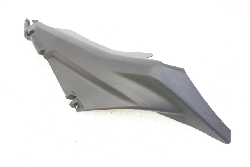 photo de BAS DE CAISSE ARRIERE DROIT YAMAHA XMAX X-MAX 125 (2021 - 2025)