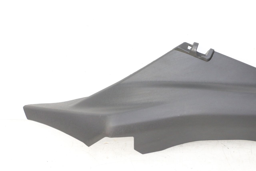 photo de BAS DE CAISSE ARRIERE DROIT YAMAHA XMAX X-MAX 125 (2021 - 2025)