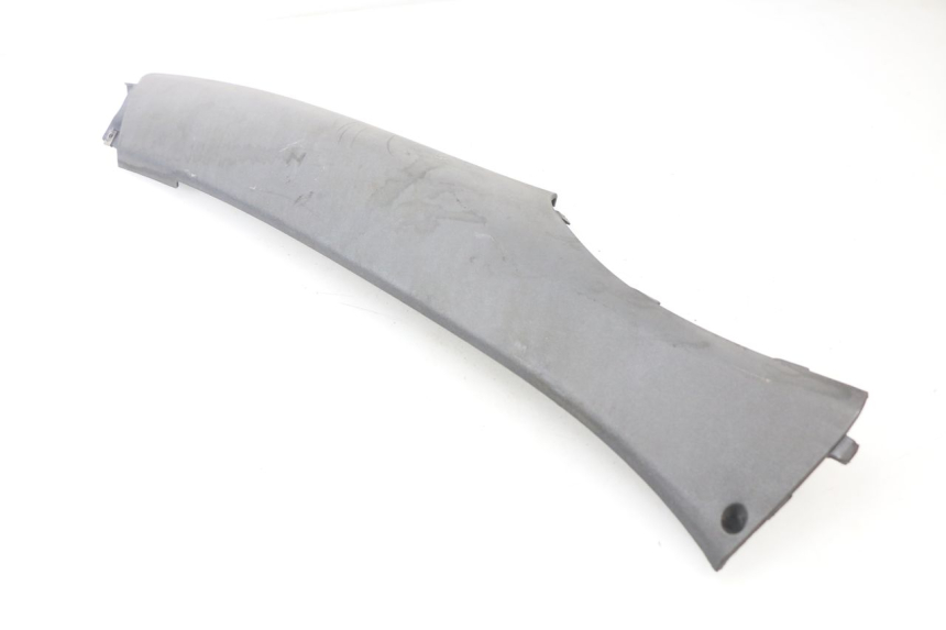 photo de BAS DE CAISSE ARRIERE DROIT PIAGGIO X9 125 (2000 - 2003)