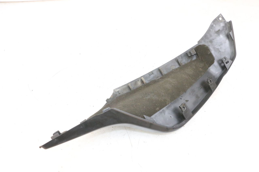 photo de BAS DE CAISSE ARRIERE GAUCHE SUZUKI BURGMAN 650 (2013 - 2020)