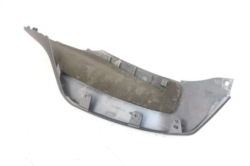 photo de BAS DE CAISSE ARRIERE GAUCHE SUZUKI BURGMAN 650 (2013 - 2020)