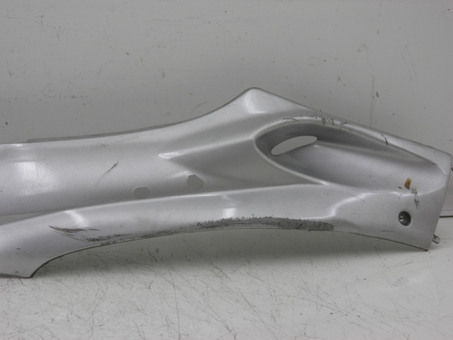 photo de BAS DE CAISSE ARRIERE GAUCHE KYMCO SPACER 50 (1998 - 2009) - Points de fixation