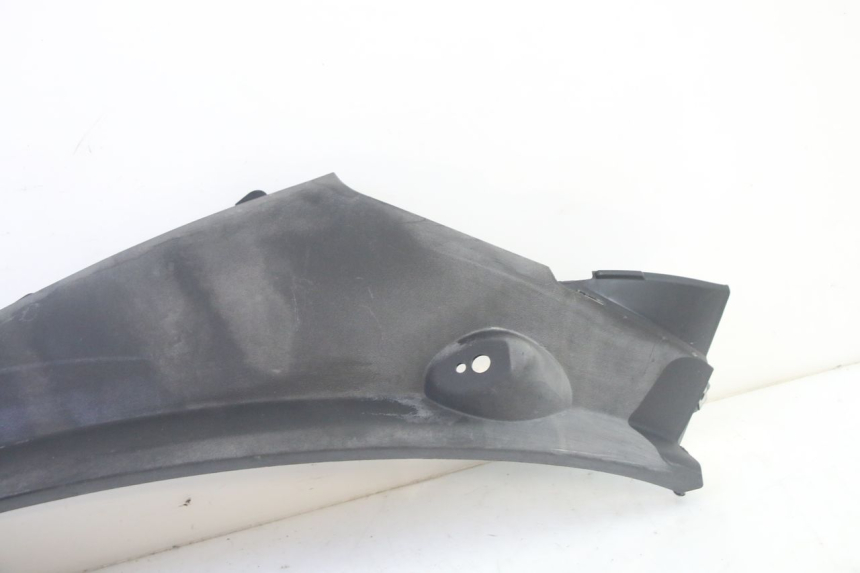 photo de BAS DE CAISSE ARRIERE GAUCHE PIAGGIO MP3 RL 250 (2007 - 2010) - Zoom état d’usage