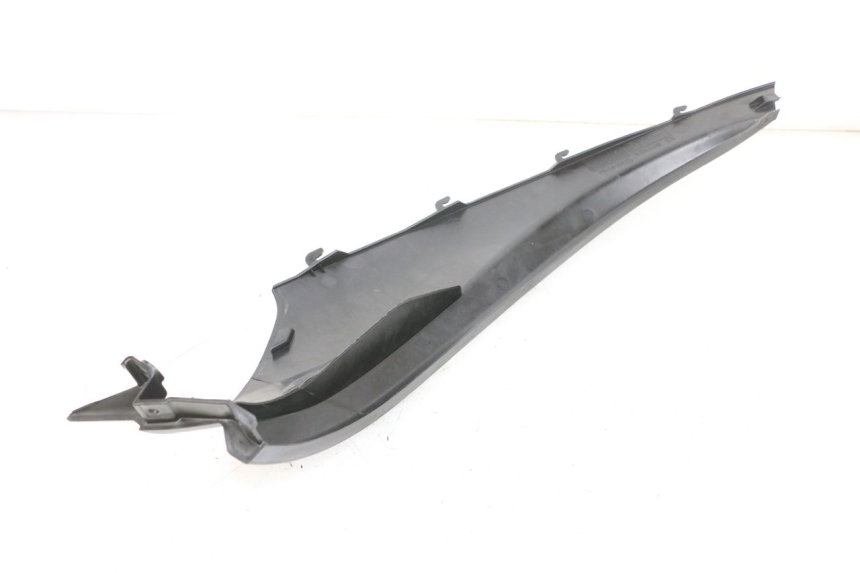 photo de BAS DE CAISSE ARRIERE GAUCHE PIAGGIO MP3 RL 250 (2007 - 2010) - Points de fixation