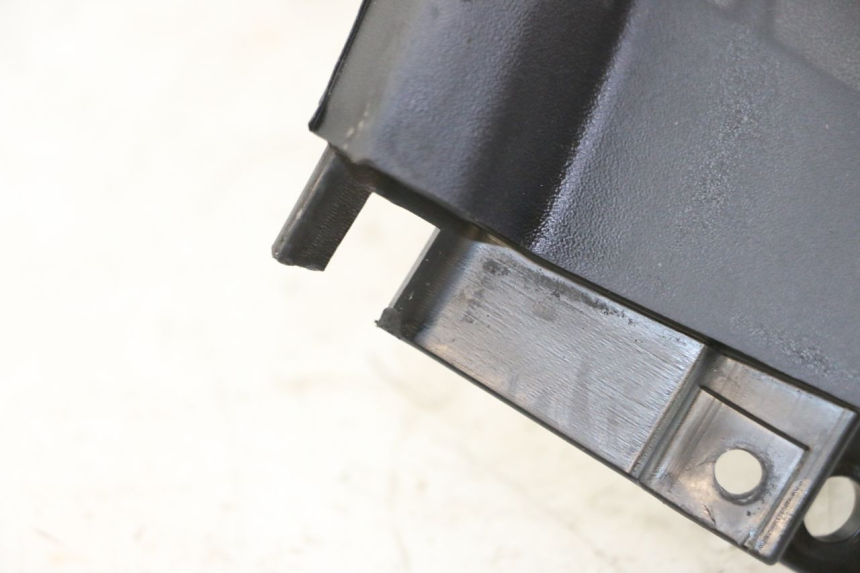 photo de BAS DE CAISSE ARRIERE GAUCHE PIAGGIO MP3 LT 400 (2007 - 2012)