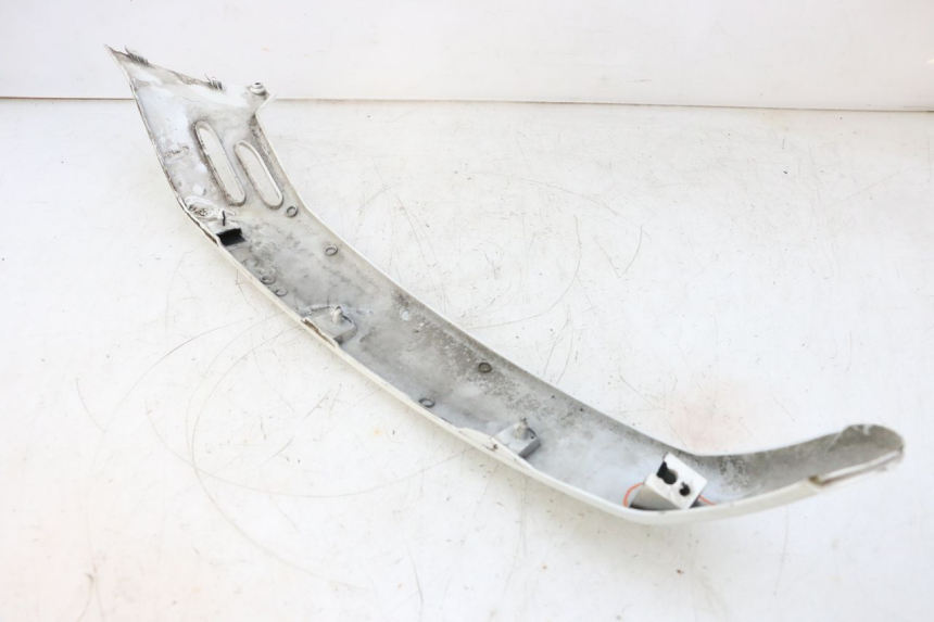 photo de BAS DE CAISSE ARRIERE GAUCHE PIAGGIO VESPA GTS SUPER IE 125 (2009 - 2016) - Autre angle de vue