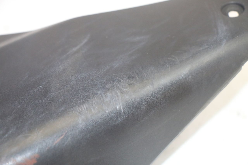 photo de BAS DE CAISSE ARRIERE GAUCHE YAMAHA XMAX X-MAX 125 (2006 - 2009) - Autre angle de vue