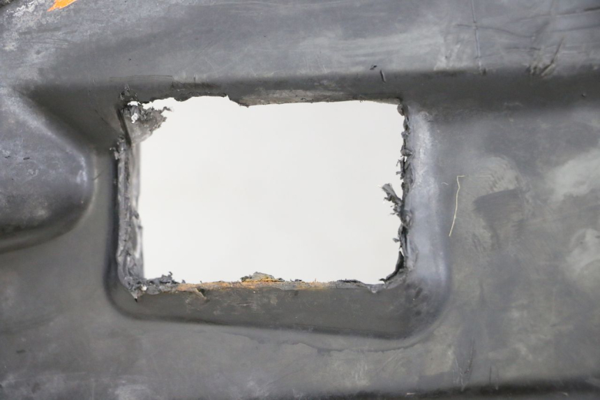 photo de BAS DE CAISSE MBK BOOSTER SPIRIT 50 (2004 - 2017) - Inspection visuelle