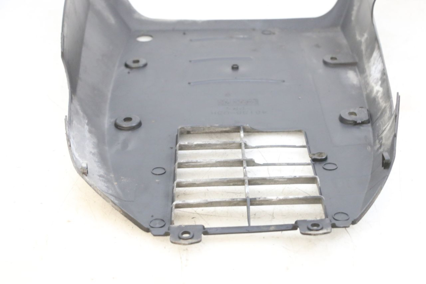 photo de BAS DE CAISSE SUZUKI BURGMAN 125 (2007 - 2014) - Zoom état d’usage