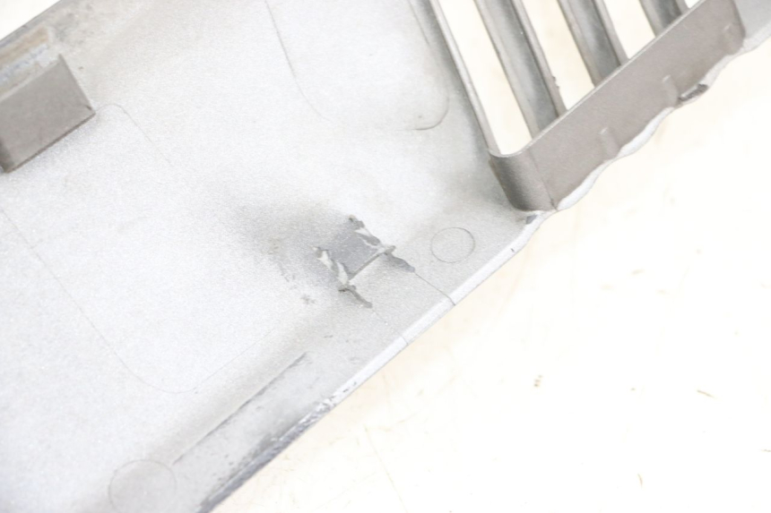 photo de BAS DE CAISSE DROIT SUZUKI BURGMAN 650 (2013 - 2020)