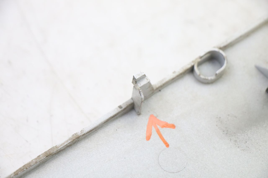 photo de BAS DE CAISSE DROIT SYM FIDDLE 3 III 125 (2014 - 2020)