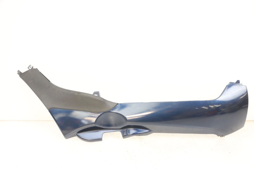 photo de BAS DE CAISSE DROIT PIAGGIO MP3 RL 250 (2007 - 2010) - Détails caractéristiques