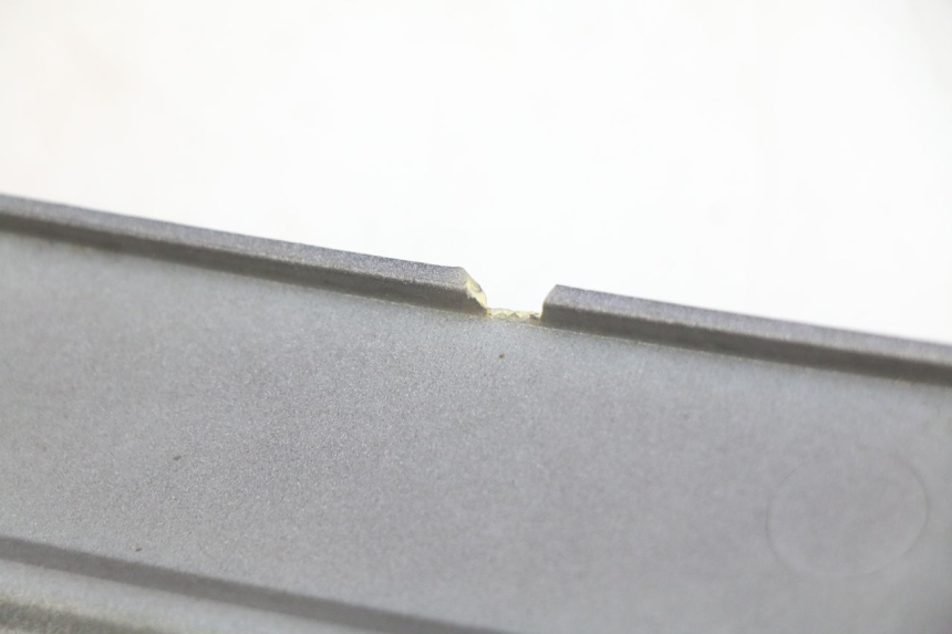 photo de BAS DE CAISSE DROIT PEUGEOT V-CLIC VCLIC 50 (2007 - 2013) - État de surface