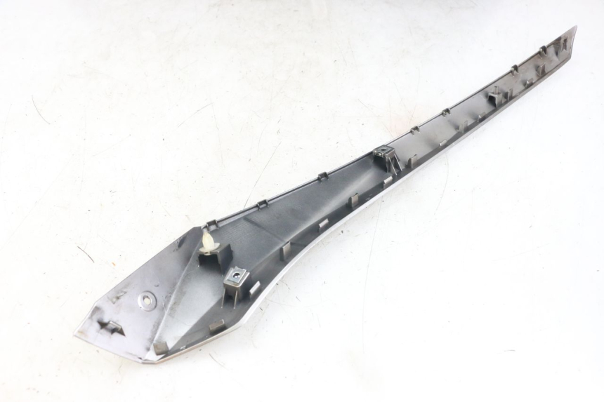 photo de BAS DE CAISSE DROIT YAMAHA XMAX X-MAX ABS 125 (2017 - 2020)